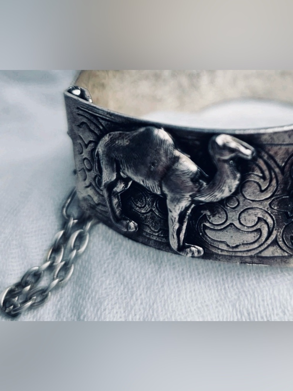 Vintage Gold-Tone Elephant Motif Bracelet - Picture 9 of 13